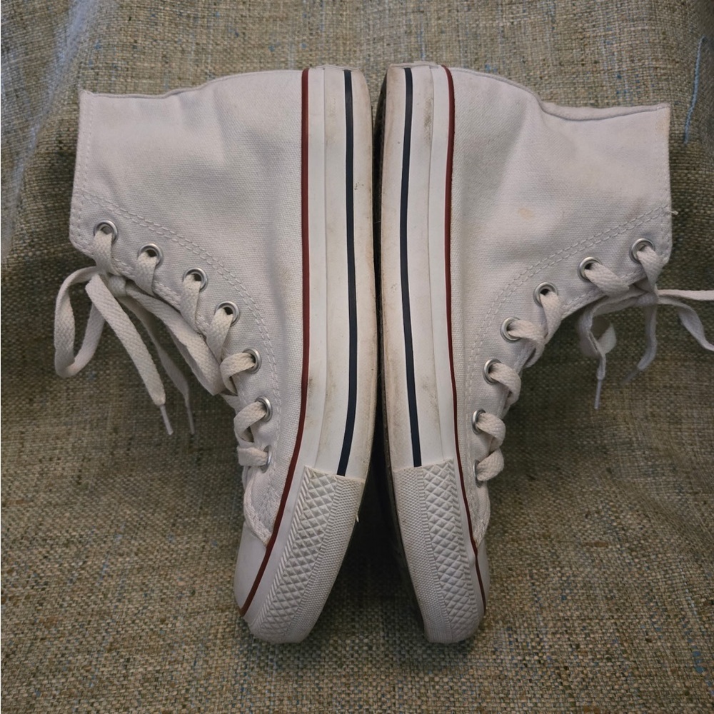 Converse Chuck Taylor All Star High Top Sneaker US Women’s Size 7 White - Picture 3 of 12